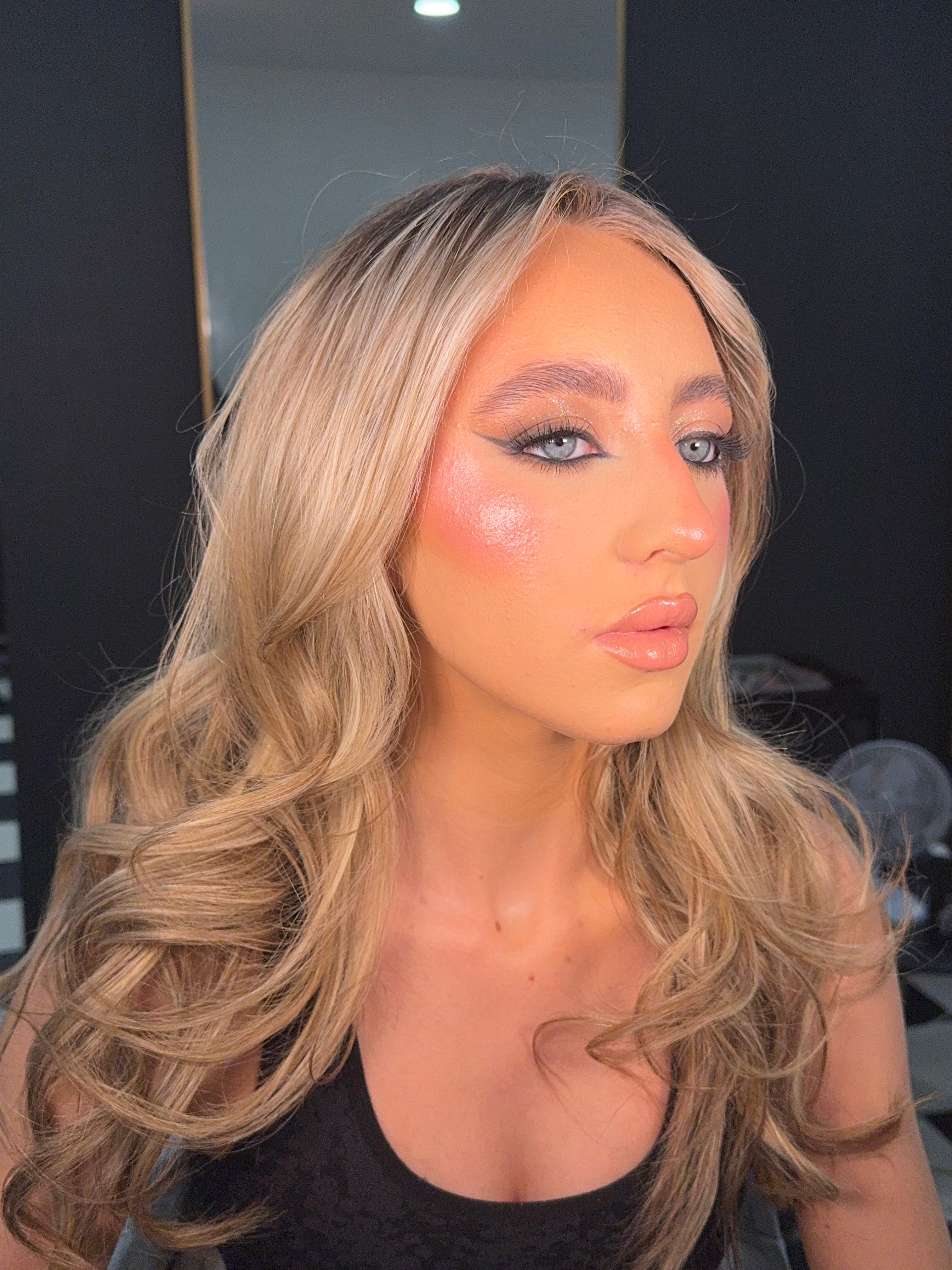 Full Face Make-Up Inc Lashes